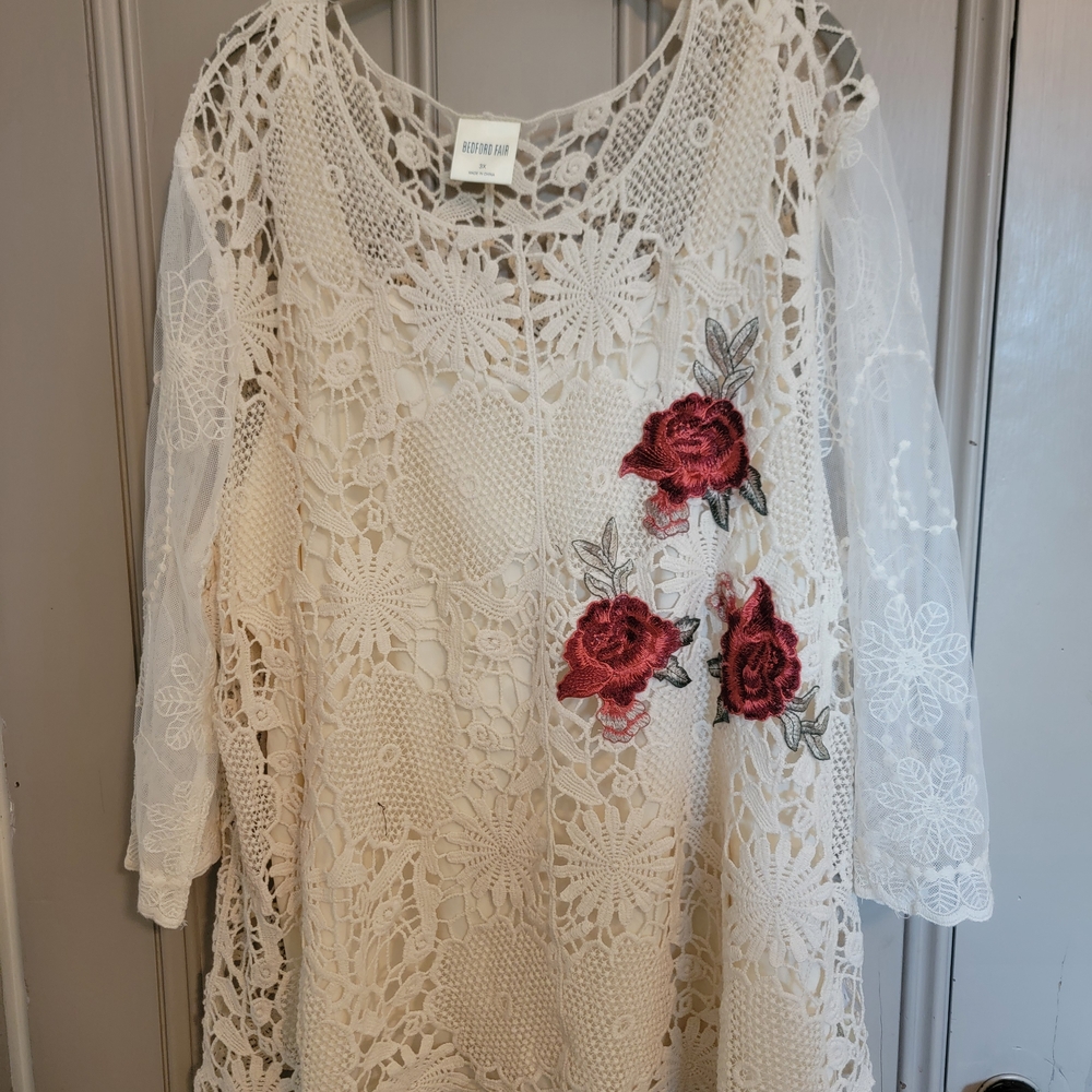 White Embellished 3/4 Sleeve Tunic with Red Accents